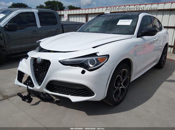 ZASPAKBN7P7D63517 2023 ALFA ROMEO STELVIO White Передня ліва чверть