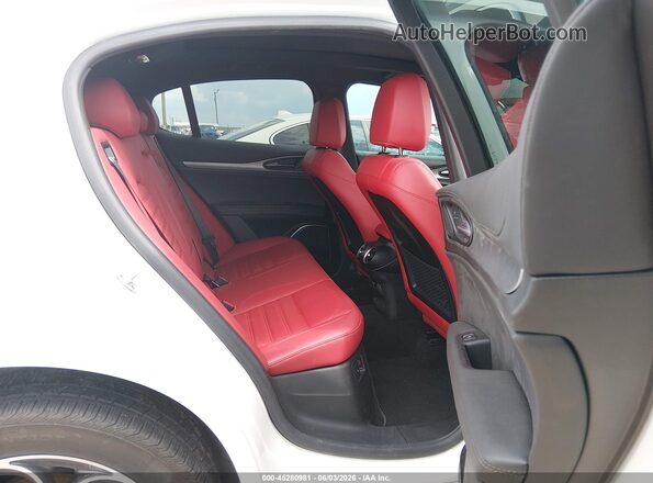 ZASPAKBN7P7D63517 2023 ALFA ROMEO STELVIO White Вид наклейки з VIN-кодом
