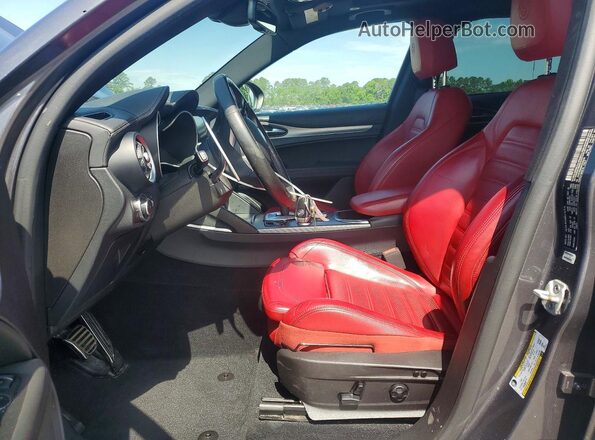 ZASPAKBN9N7D30239 2022 ALFA ROMEO STELVIO Gray Front interior view