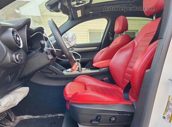 ZASPAKBN9R7D77972 2024 ALFA ROMEO STELVIO White 