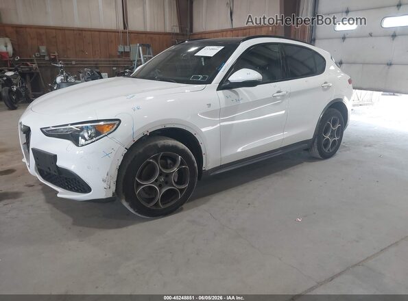 ZASPAKBNXP7D57632 2023 ALFA ROMEO STELVIO White 