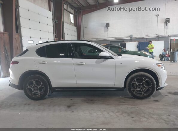 ZASPAKBNXP7D57632 2023 ALFA ROMEO STELVIO White 