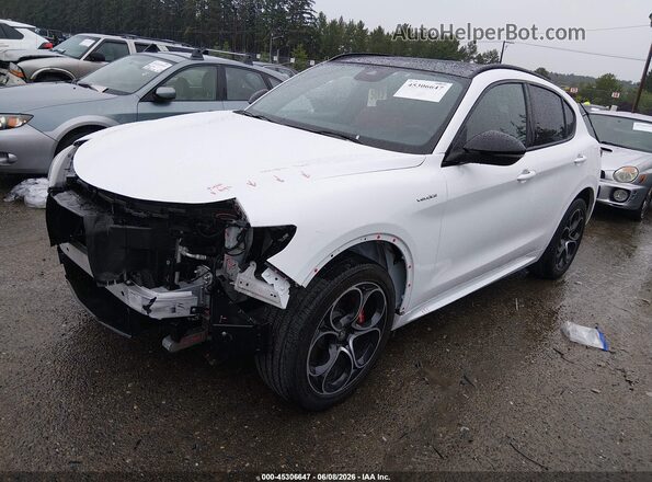 ZASPAKBNXP7D65276 2023 ALFA ROMEO STELVIO White Front left