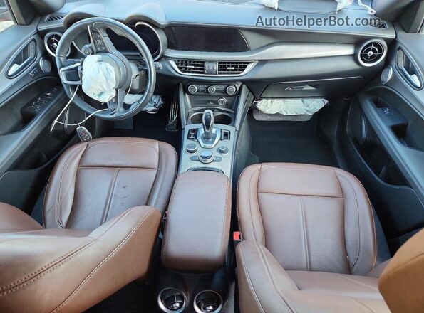 ZASPAKBNXR7D70531 2024 ALFA ROMEO STELVIO Красный 