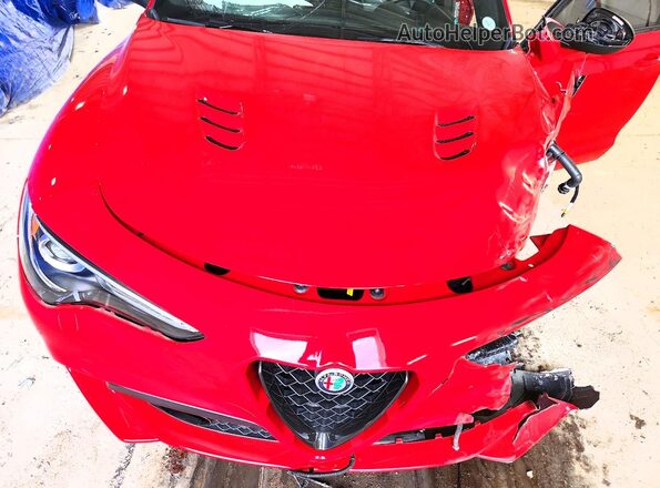 ZASPAKEV9P7D68259 2023 ALFA ROMEO STELVIO Red Vista interior trasera