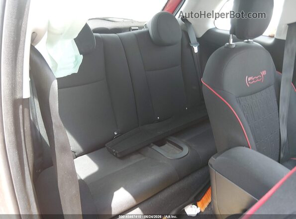 ZFAFFAA4XRX205739 2024 FIAT 500E Red VIN կոդի պիտակի տեսք