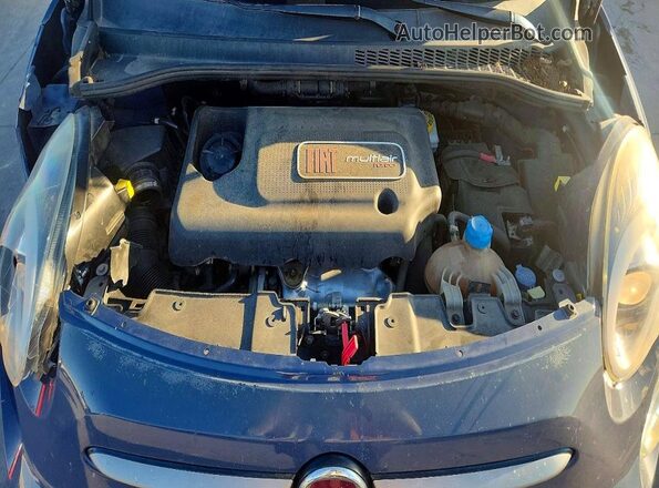 ZFBCFADH2JZ040713 2018 FIAT 500L Blue Rear interior view