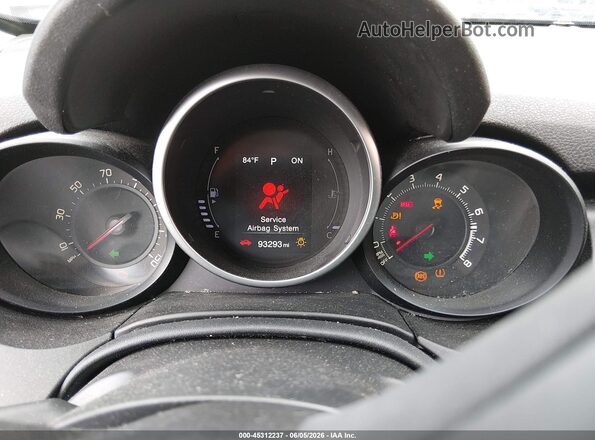 ZFBCFXCB5JP655722 2018 FIAT 500X White Widok tylnych siedzeń