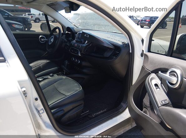 ZFBCFXCB7HP613241 2017 FIAT 500X White წინა სალონის ხედი