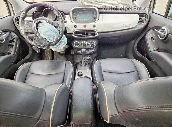 ZFBCFYDB2JP705982 2018 FIAT 500X White Dashboard view