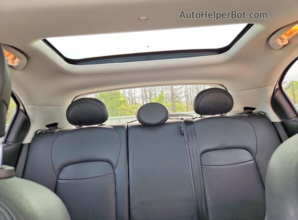 ZFBCFYDB2JP705982 2018 FIAT 500X White Rear seats view