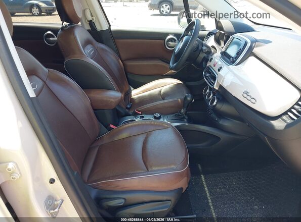 ZFBCFYDT2GP379473 2016 FIAT 500X Cream Widok wnętrza z przodu