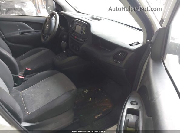ZFBERFABXJ6K47364 2018 RAM PROMASTER CITY Красный Вид салона спереди
