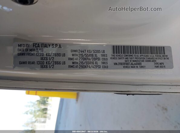 ZFBERFBB7J6J46989 2018 RAM PROMASTER CITY White ძრავის განყოფილების ხედი