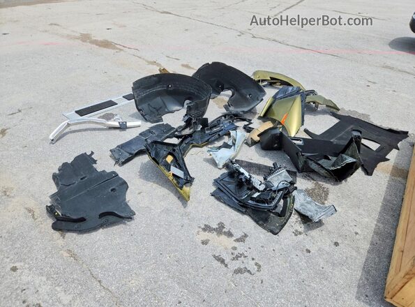 ZHWUB6ZF9PLA24595 2023 LAMBORGHINI HURACAN Зеленый Вид подкапотного пространства