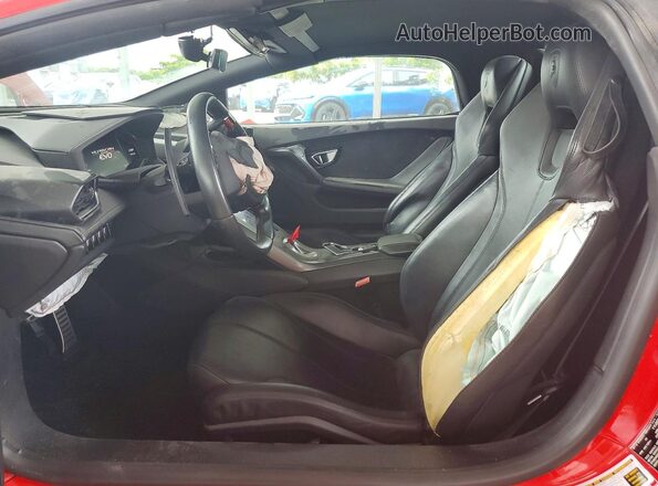 ZHWUT5ZF3NLA18778 2022 LAMBORGHINI HURACAN Red Front interior view