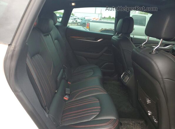 ZN661XUL4LX349869 2020 MASERATI LEVANTE White უკანა სალონის ხედი