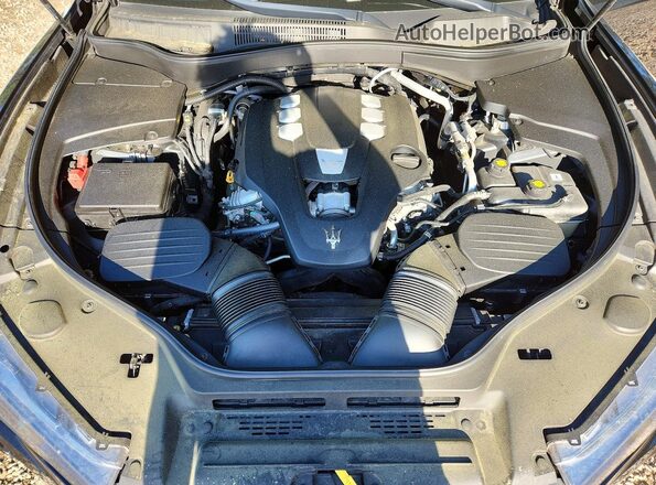 ZN661XUS0JX298505 2018 MASERATI LEVANTE Black Вид задньої частини салону