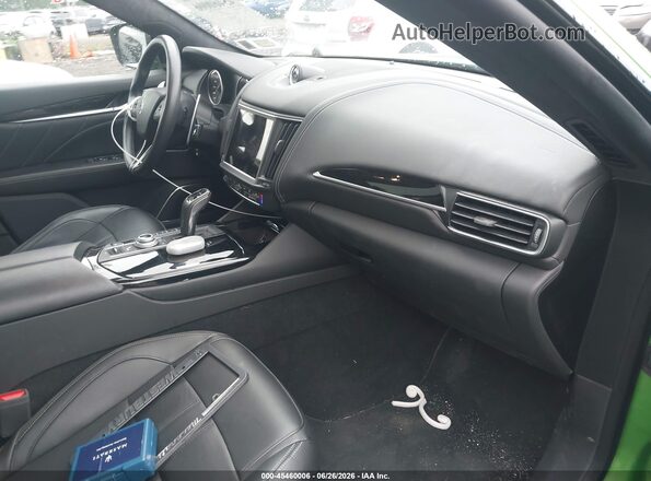 ZN661YUM2PX413718 2023 MASERATI LEVANTE Green წინა სალონის ხედი