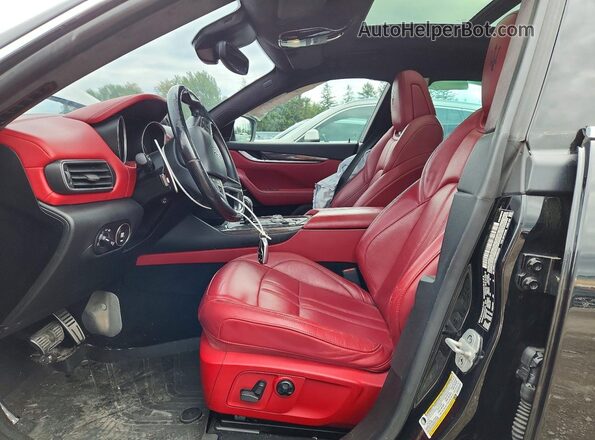 ZN661YUS8JX290187 2018 MASERATI LEVANTE Black წინა სალონის ხედი