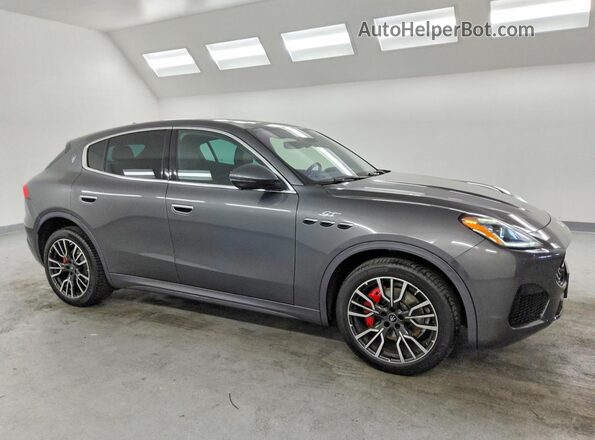 ZN682AVA3P7418279 2023 MASERATI GRECALE Gray Front right