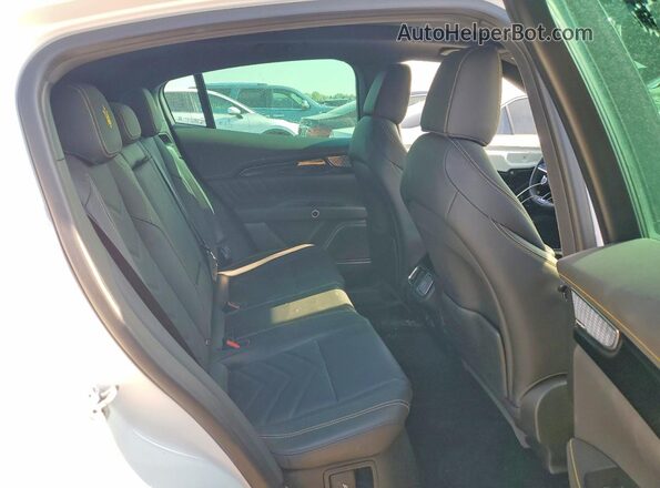 ZN682AVM0P7427208 2023 MASERATI GRECALE White Widok tylnych siedzeń