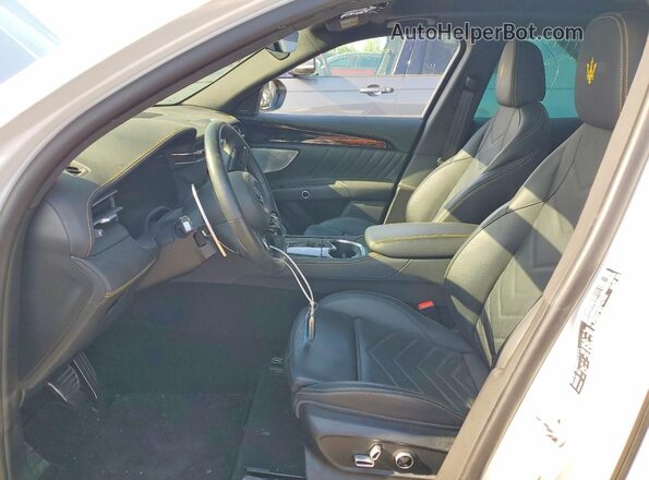 ZN682AVM0P7427208 2023 MASERATI GRECALE White Widok wnętrza z przodu