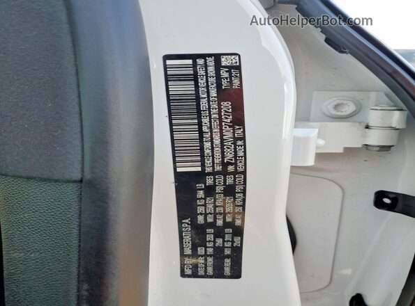 ZN682AVM0P7427208 2023 MASERATI GRECALE White Widok komory silnika