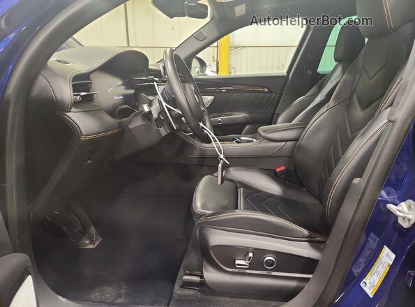 ZN682AVM3P7413139 2023 MASERATI GRECALE Blue Вид салону спереду