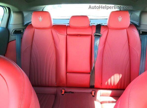 ZN682AVM4P7407902 2023 MASERATI GRECALE Silver Rear seats view