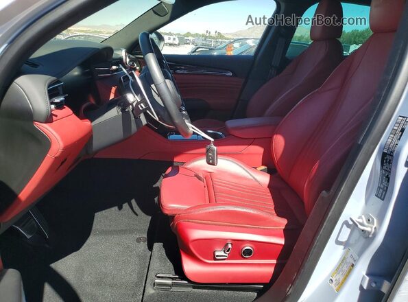 ZN682AVM4P7407902 2023 MASERATI GRECALE Silver Front interior view