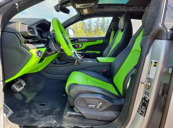 ZPBCA1ZL5NLA22104 2022 LAMBORGHINI URUS Silver წინა სალონის ხედი