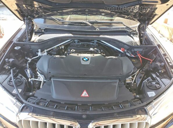 5UXKR6C50H0J84746 2017 BMW X5 Black Widok komory silnika
