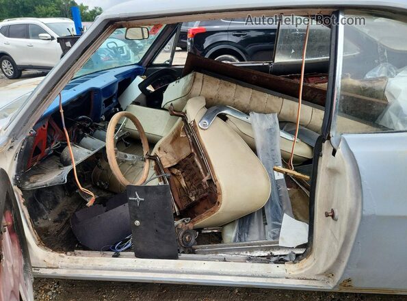 101376L113152 1966 CHEVROLET CLASSIC Синий Вид салона спереди
