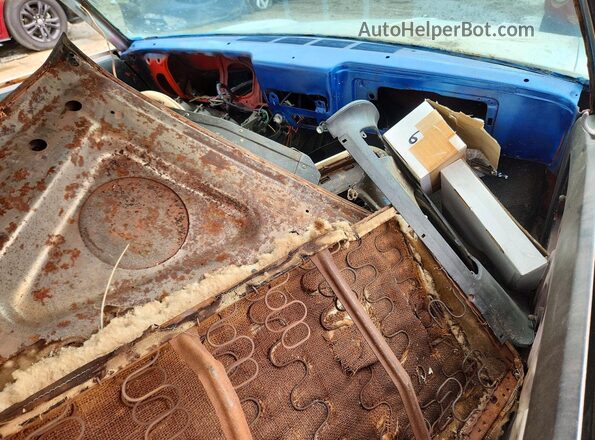 101376L113152 1966 CHEVROLET CLASSIC Синий Вид панели приборов