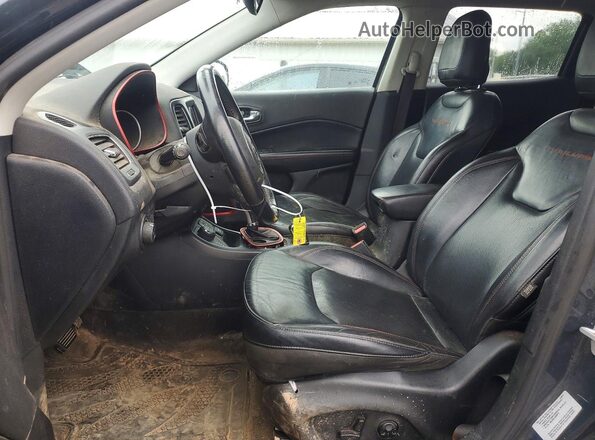 3C4NJDDB7HT597541 2017 JEEP COMPASS Black Вид панелі приладів