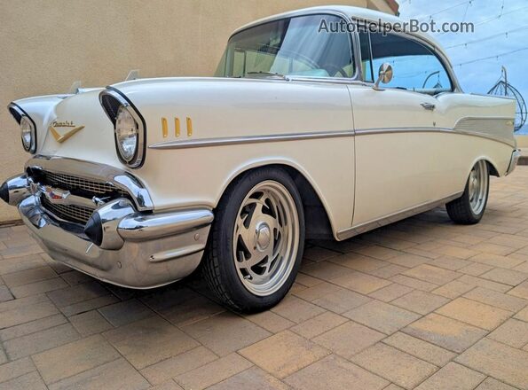 VC57K102611 1957 CHEVROLET BEL White Задня права чверть