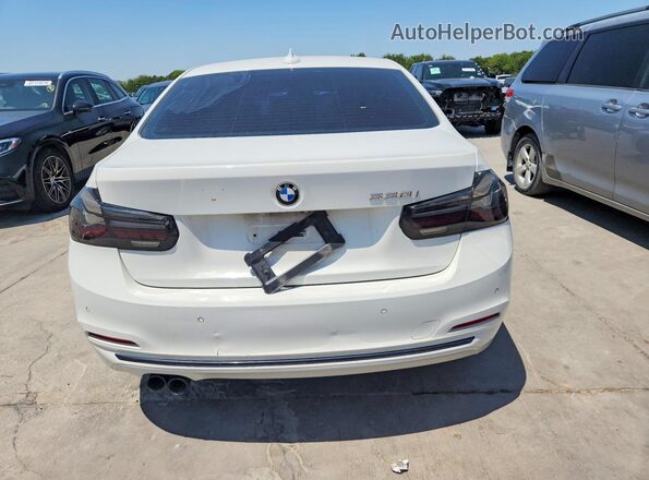 WBA8B9G51JNU96012 2018 BMW 3 SERIES White Вид салону спереду