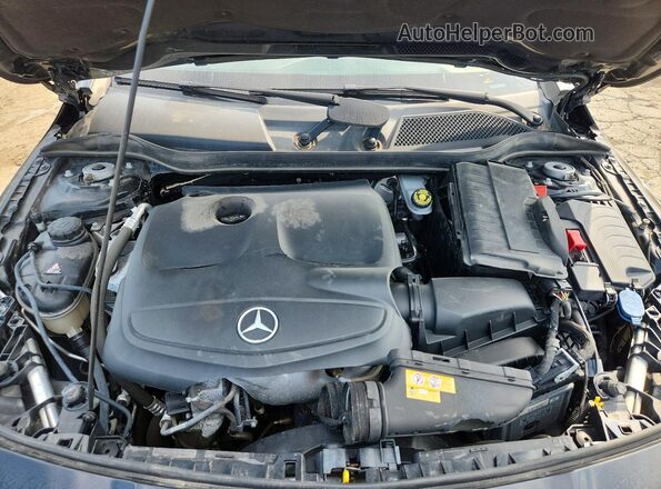 WDDSJ4GBXKN722558 2019 MERCEDES-BENZ CLA-CLASS Black ძრავის განყოფილების ხედი