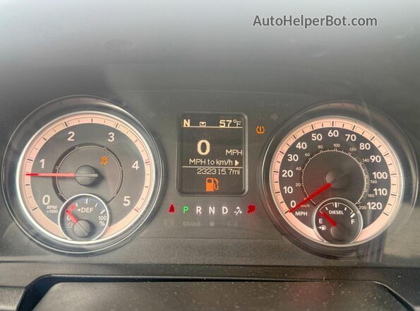 3C6UR5DL8HG620599 2017 RAM 2500 White Вид щитка приладів