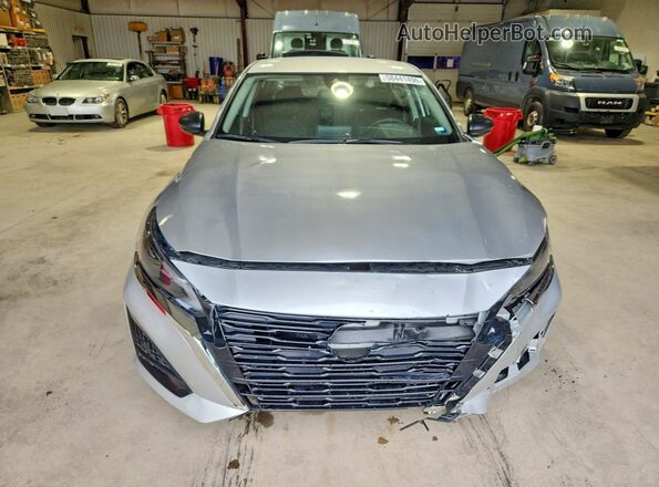 1N4BL4DV3SN366155 2025 NISSAN ALTIMA Серебряный Вид сзади