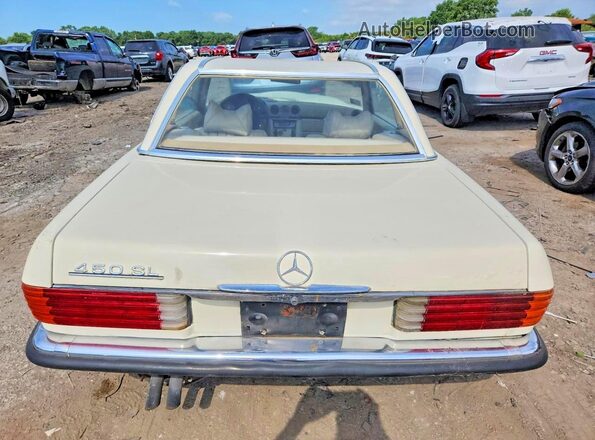 10704412013924 1974 MERCEDES-BENZ 450SL Cream Widok z tyłu