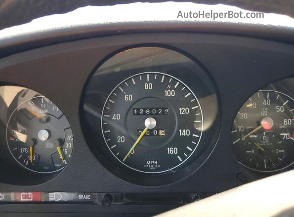10704412034744 1976 MERCEDES-BENZ SL Silver Widok zestawu wskaźników