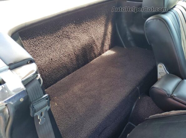 10704412034744 1976 MERCEDES-BENZ SL Silver Widok tylnych siedzeń