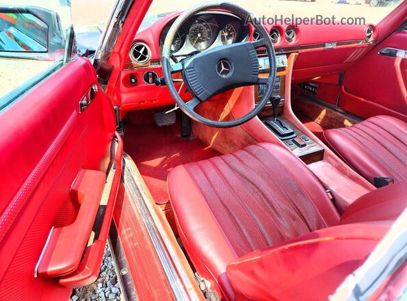 10704412044504 1978 MERCEDES-BENZ 450SL Black Widok deski rozdzielczej