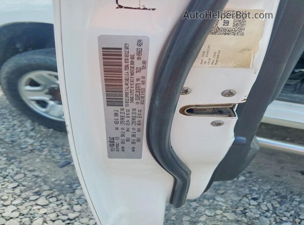 3C6UR5CJ3KG676778 2019 RAM 2500 White Vista de la etiqueta del VIN