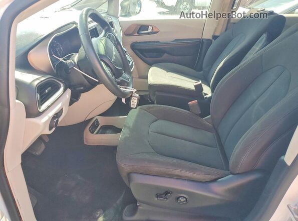 2C4RC1DG2HR722924 2017 CHRYSLER PACIFICA White Առջևի վահանակի տեսք
