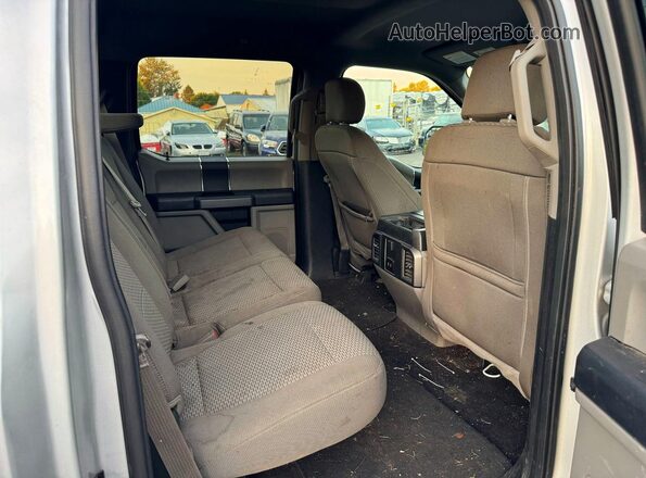 1FTEW1EP2JKF23381 2018 FORD F150 Silver Սալոնի դիմացի տեսք
