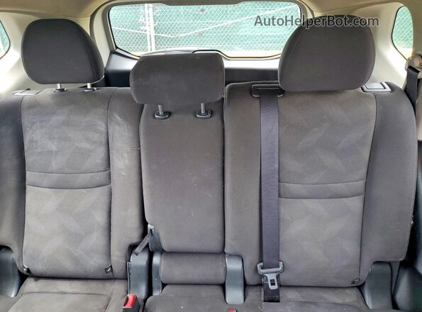 KNMAT2MV8GP717664 2016 NISSAN ROGUE Black Rear interior view