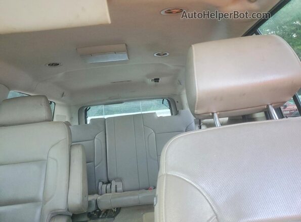 1GKS2GKC3HR164647 2017 GMC YUKON White Rear interior view